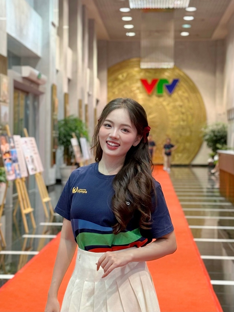 Nhìn nhận về hành trình đã qua, Thu Hương cho rằng việc thử sức ở nhiều môi trường khác nhau là chìa khóa giúp sinh viên hiểu rõ bản thân và chuẩn bị tốt hơn cho tương lai. “Nếu bây giờ mình chưa biết mình thích gì và hợp với điều gì, hãy trải nghiệm. Mỗi trải nghiệm, dù nhỏ, đều giúp mình trưởng thành hơn và định hình rõ con đường nghề nghiệp sau này,” cô nói.