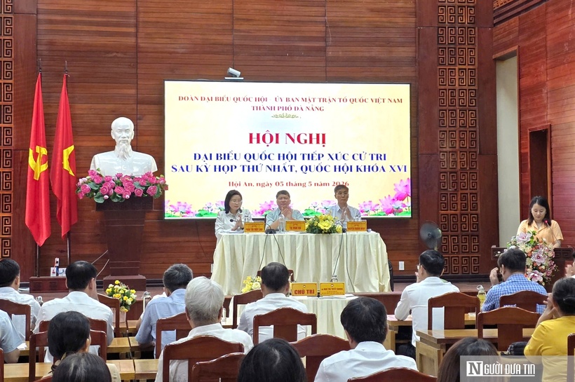 Đoàn đại biểu Quốc hội thành phố Đà Nẵng ghi nhận các kiến nghị của cử tri để tổng hợp, chuyển cơ quan có thẩm quyền.
