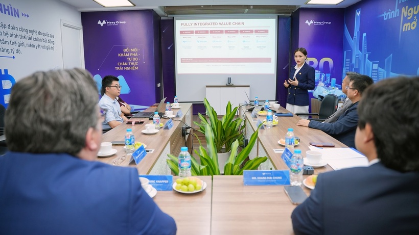 Bà Nguyễn Lý Kiều Anh, Tổng Giám đốc Meey Group, giới thiệu về tập đoàn. Ảnh: Meey Group.