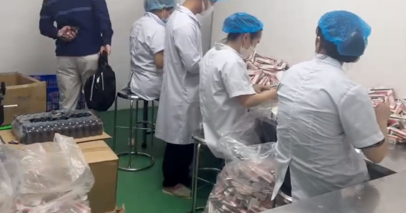 Bên trong khu vực sản xuất và đóng gói của Công ty Shabigroup.