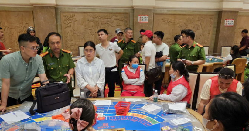 Các đối tượng tham gia đánh bạc. (Ảnh: Công an Lạng Sơn)