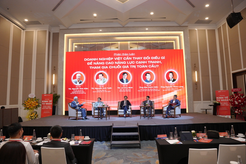 Hội thảo với các đề tài trọng điểm hấp dẫn đã thu hút được sự quan tâm của các chuyên gia kinh tế.
