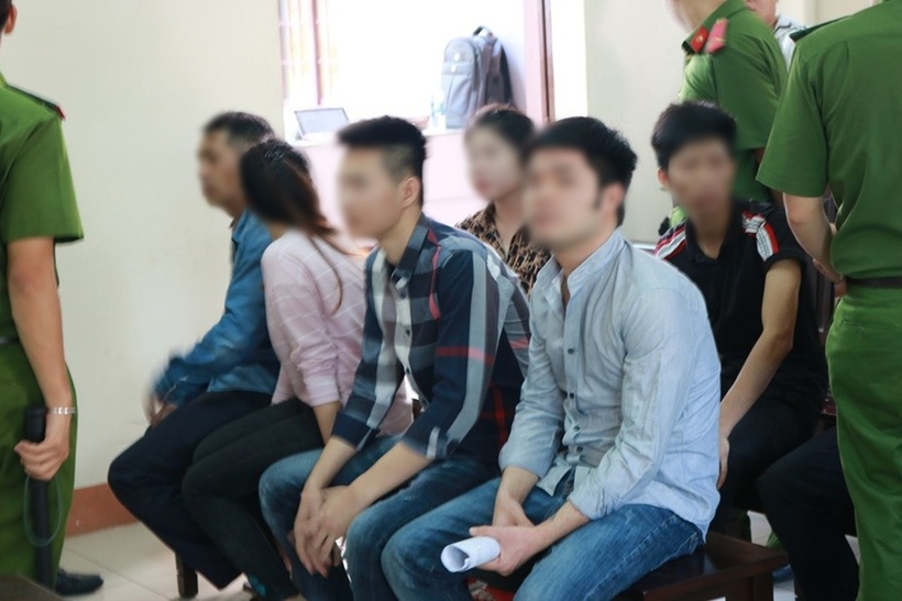 Các bị cáo tại phiên xét xử.