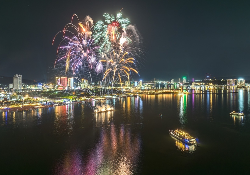 Hệ sinh thái giải trí đêm sôi động tại Sun Elite City góp phần khuấy động thị trường du lịch Quảng Ninh. Ảnh: Ánh Dương.