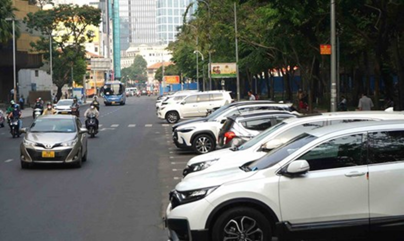 Hà Nội thu tới 400.000 đồng/m2/tháng phí trông giữ xe vỉa hè, lòng đường. Ảnh minh họa