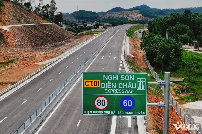 Cao tốc Nghi Sơn - Diễn Châu được Tập đoàn Sơn Hải bảo hành 10 năm. Ảnh: Hoàng Hà.