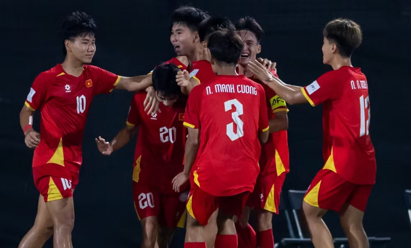 U17 Việt Nam có bàn thắng mở tỷ số do công của Lê Sỹ Bách. Ảnh: AFC