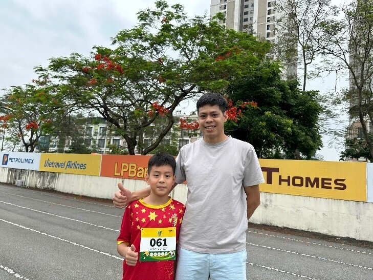 Anh Công rất vui mừng khi bé Đạt đã vượt qua vòng sơ tuyển để đến Gia Lai thi tiếp vòng sau