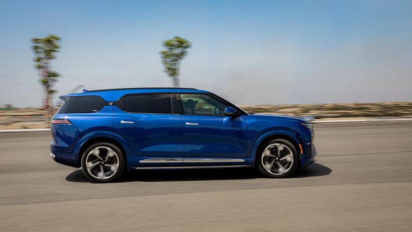 Chủ xe tiên phong thích thú khi VinFast VF 9 liên tục được “làm mới” - 2