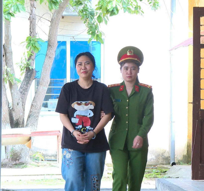 Tin pháp luật nổi bật 24h qua: Bắt quả tang 3 đối tượng làm "điều mờ ám" trong phòng ngủ, giấu tang vật dưới gầm giường - 2