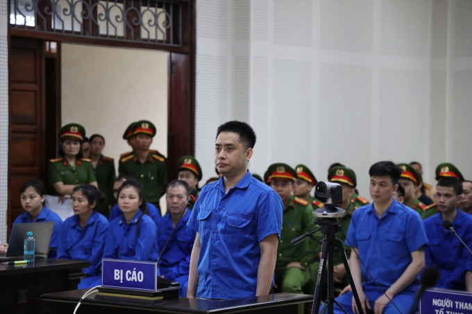 Bùi Đình Khánh trả lời phần xét hỏi tại tòa, ngày 13/5. Ảnh: Lê Tân