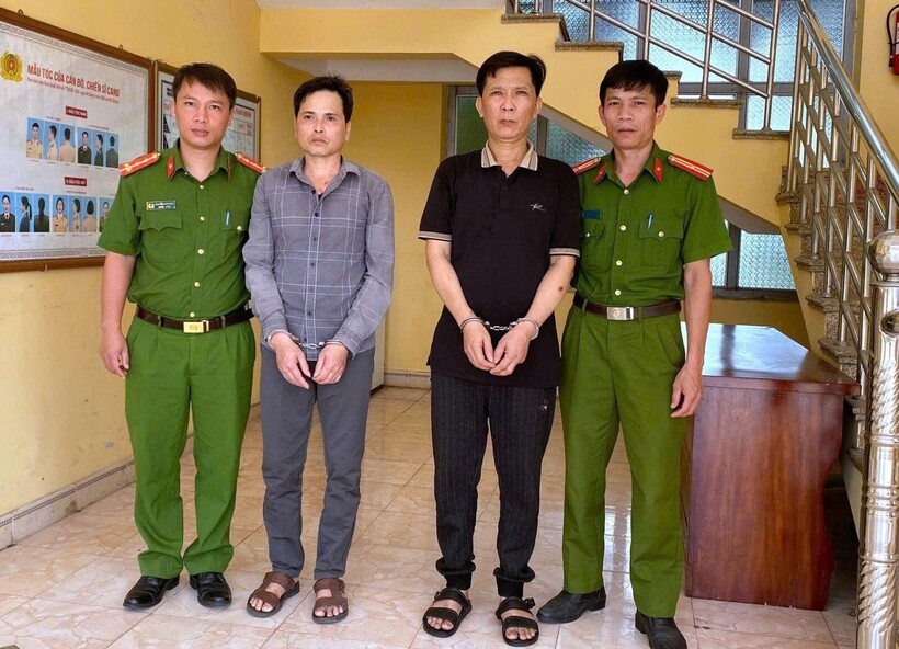 Đối tượng Nguyễn Trí Dũng và Nguyễn Trọng Nghĩa tại cơ quan Công an. Ảnh: Công an tinh Ninh Bình.
