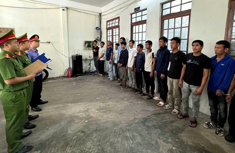 Khởi tố nhóm người gây rối trật tự công cộng trên địa bàn. Ảnh: Người lao động