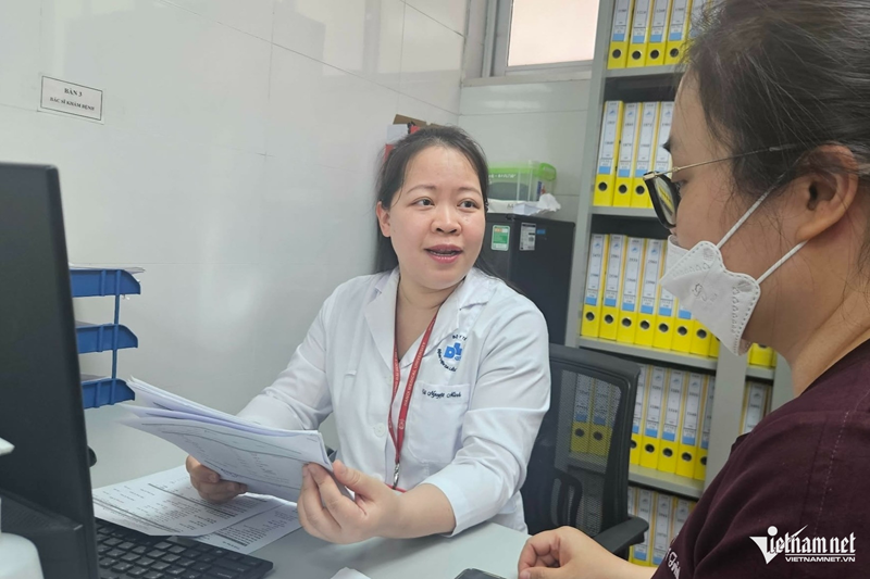 Tiến sĩ, bác sĩ Vũ Nguyệt Minh, Giám đốc Trung tâm Thử nghiệm lâm sàng, Bệnh viện Da liễu Trung ương. Ảnh: VietNamnet