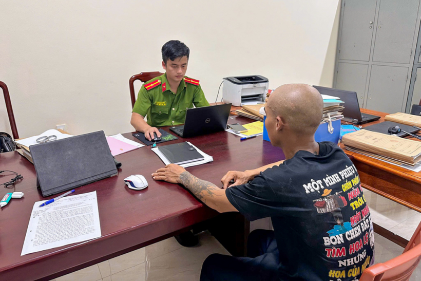Công an triệu tập đối tượng Bùi Xuân Cường để làm rõ sự việc chửi bới, dọa đánh mẹ đẻ. Ảnh: Công an Hà Tĩnh