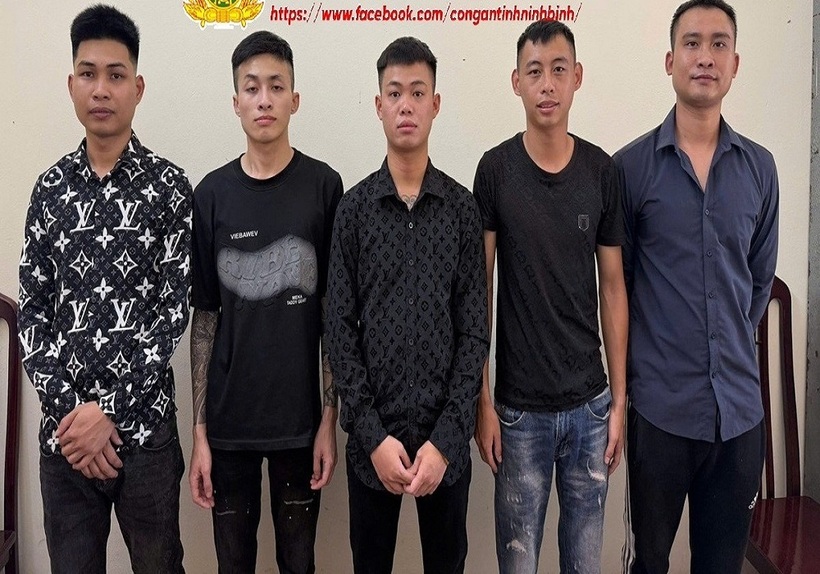 Các bị can tại cơ quan Công an. Ảnh: Công an tỉnh Ninh Bình.