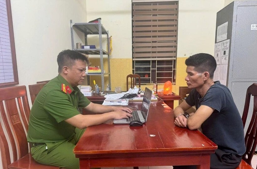 Đối tượng Giang Thanh Tùng, tại cơ quan Công an. Ảnh: Công an tỉnh Hưng Yên.