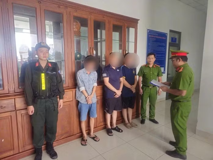 3 đối tượng tham gia chính vào đường dây, tổ chức phạm tội về tội Xâm phạm quyền sở hữu công nghiệp đối với mặt hàng là phân bón với số lượng lớn. (Ảnh: Công an tỉnh Tây Ninh)