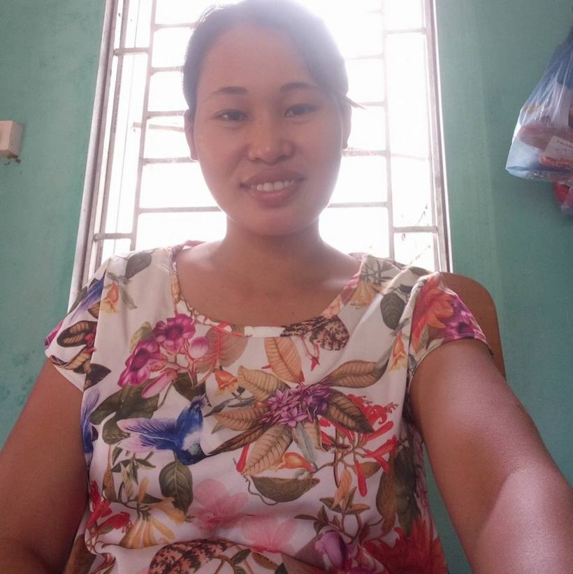 Chị Dương Thị Mai đã từ chối chọn 1 “tấm vé vớt” và chủ động đăng ký cho con học trường dân lập vì không muốn con chịu áp lực "gồng" mình quá sớm.