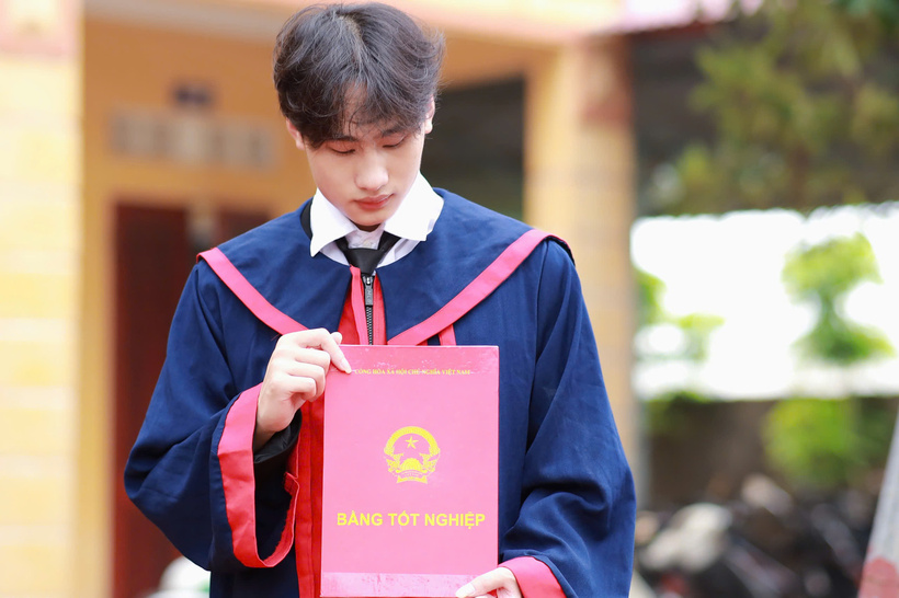 Nguyễn Kim Thành Long nhắn nhủ tới các bạn học sinh đang đứng trước kỳ thi vào lớp 10 rằng: “Hãy giữ tinh thần thoải mái, đừng quá áp lực".
