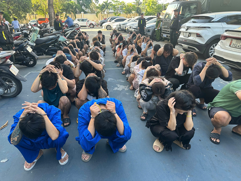 Các đối tượng bị bắt giữ. Ảnh: Vietnamnet