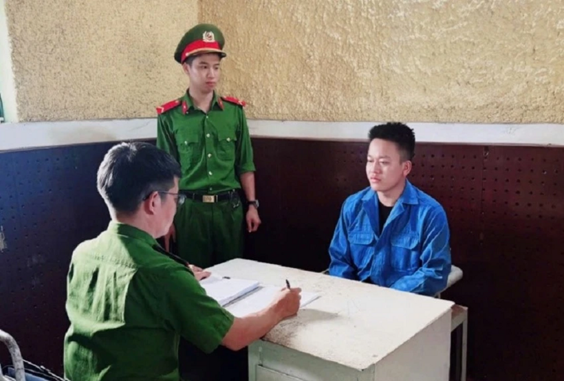 Cơ quan điều tra lấy lời khai Đặng Quốc Thanh.