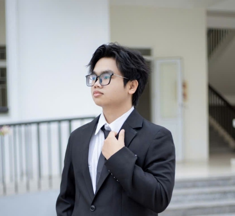 Nam sinh trường làng xuất sắc trở thành thủ khoa trong kỳ thi TSA đợt 3 mới đây. Ảnh: NVCC