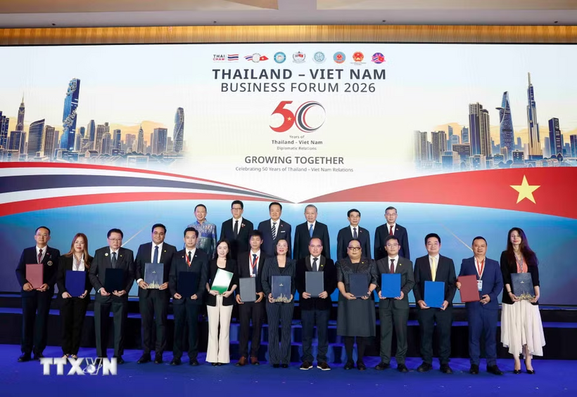 Tổng Bí thư, Chủ tịch nước Tô Lâm và Thủ tướng Thái Lan Anutin Charnvirakul chứng kiến trao các thoả thuận hợp tác giữa doanh nghiệp hai nước - Ảnh: TTXVN