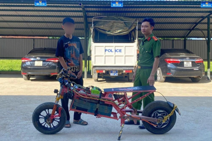 Cơ quan công an đã lập biên bản, tịch thu phương tiện. Ảnh: ZNews