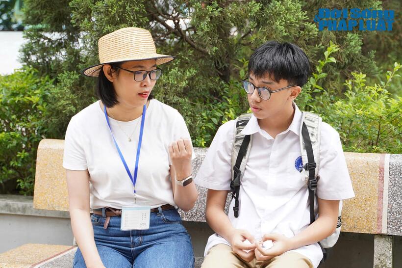 Em Phạm Ngọc Gia Bảo, học sinh trường THCS Nguyễn Trường Tộ chia sẻ với PV ĐS&PL