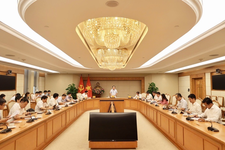 Các đại biểu tham dự cuộc họp về công tác chuẩn bị kỳ thi tốt nghiệp trung học phổ thông (THPT) năm 2026 và công tác chuẩn bị năm học 2026-2027 - Ảnh: VGP/Thu Sa