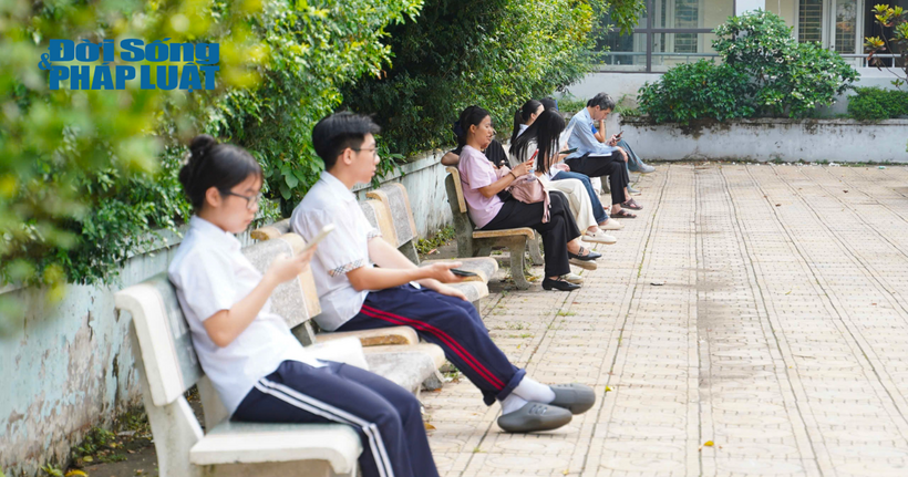 Các thí sinh tại điểm trường THCS Mỗ Lao.