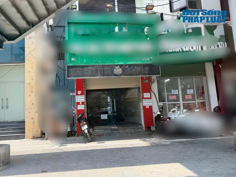 Cận cảnh loạt "đất vàng" trên những con phố sầm uất treo biển cho thuê, sang nhượng: Kinh doanh online đã lên ngôi? - 4