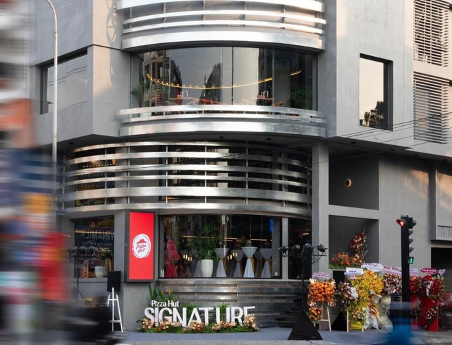 Hiện tại, Pizza Hut đang có khoảng 130 cửa hàng tại Việt Nam. Ảnh: Pizza Hut Signature.