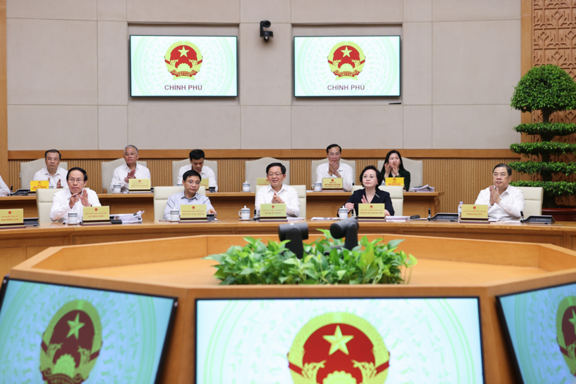 Phó Thủ tướng thường trực Phạm Gia Túc, các Phó Thủ tướng: Phạm Thị Thanh Trà, Hồ Quốc Dũng, Nguyễn Văn Thắng, Lê Tiến Châu tham dự phiên họp. Ảnh: Nhật Bắc