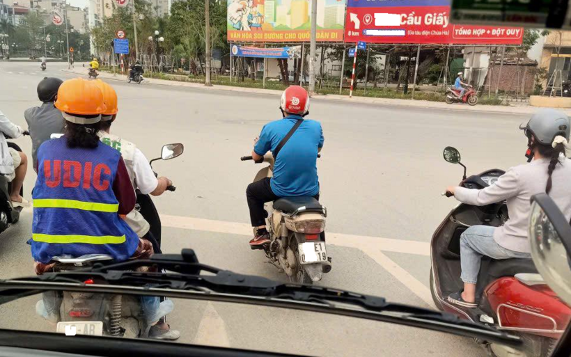 Hà Nội tiếp tục nắng nóng 37 độ C. Ảnh: T.D
