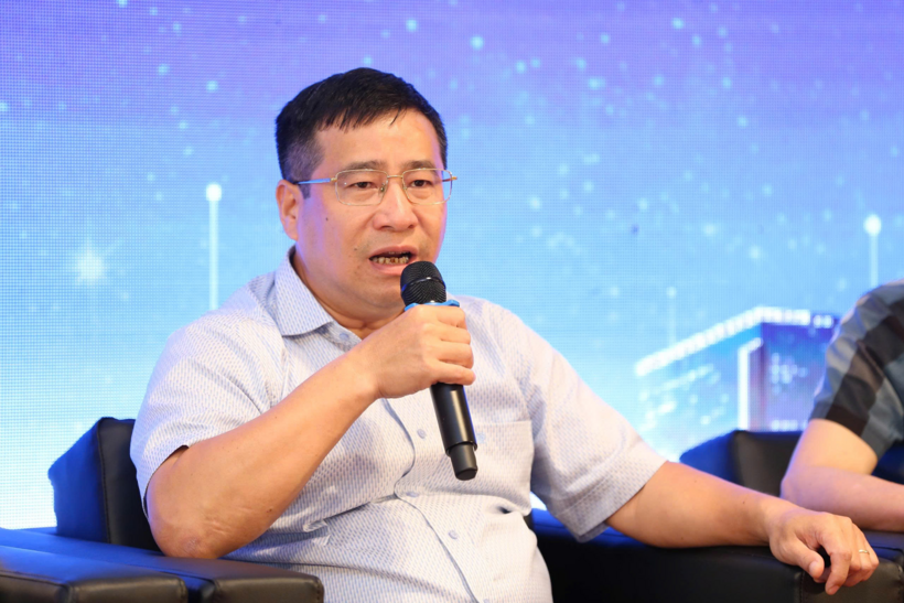 Ông Vũ Sỹ Kiên - Phó Cục trưởng Cục Quản lý đất đai (Bộ Nông nghiệp và Môi trường) chia sẻ tại Toạ đàm.