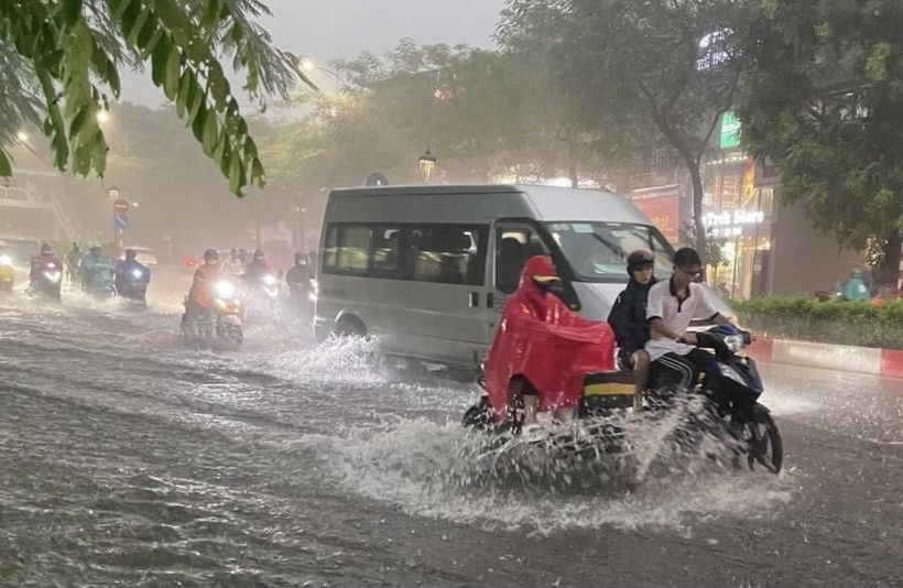 Chiều tối và đêm 04/6, khu vực Bắc Bộ có mưa, mưa vừa và dông với lượng mưa 20-40mm, cục bộ có nơi mưa to đến rất to trên 130mm. Ảnh minh họa