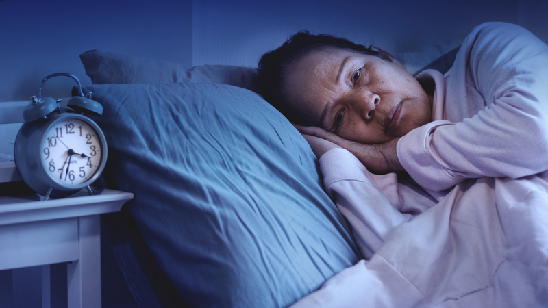 Ù tai về đêm gây mất ngủ, khiến người bệnh khó chịu, mệt mỏi