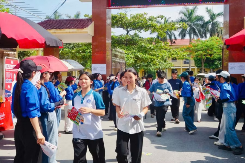 Thí sinh Ninh Bình hoàn tất thủ tục dự thi trước Kỳ thi tuyển sinh lớp 10 THPT năm học 2026–2027. Ảnh: Sở GD&ĐT Ninh Bình