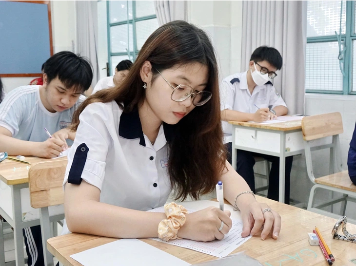 Thí sinh tham dự kỳ thi tốt nghiệp THPT những năm trước - Ảnh: DUYÊN PHAN
