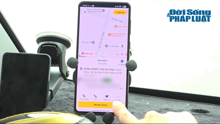 Một trong những nội dung được tài xế xe công nghệ và dư luận đặc biệt quan tâm là mức chiết khấu, phí dịch vụ và các khoản khấu trừ ngày càng gia tăng, ảnh hưởng trực tiếp đến thu nhập của người lao động. Ảnh minh họa.