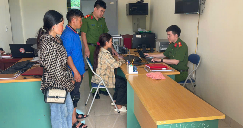 Công an xã Bản Xèo xác minh, tìm kiếm và đưa công dân trở về an toàn.