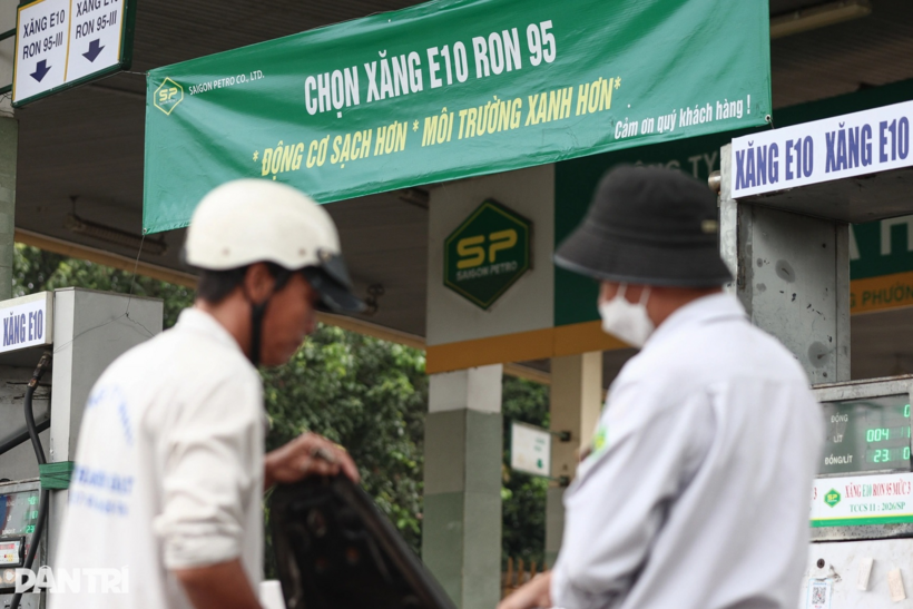 Theo đại diện Bộ Công Thương thì xăng E10 được người dân đón nhận tích cực. Ảnh: Nam Anh