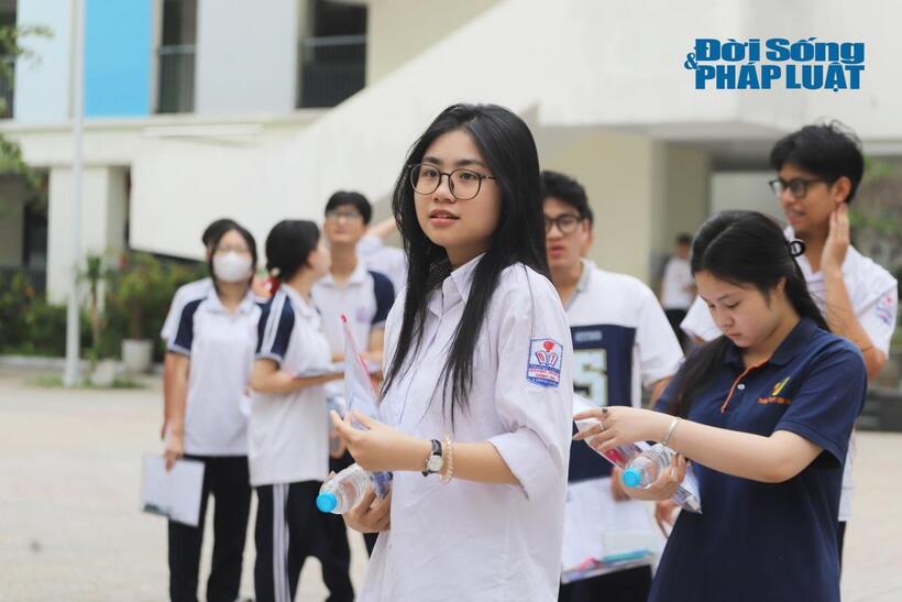 Các sĩ tử chia sẻ tâm trạng đã sẵn sàng bước vào kỳ thi.