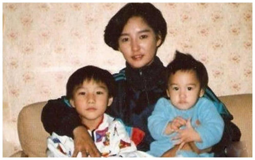 Từ Thiếu Cường bội bạc bỏ rơi Tuyết Lê và hai đứa con nhỏ.