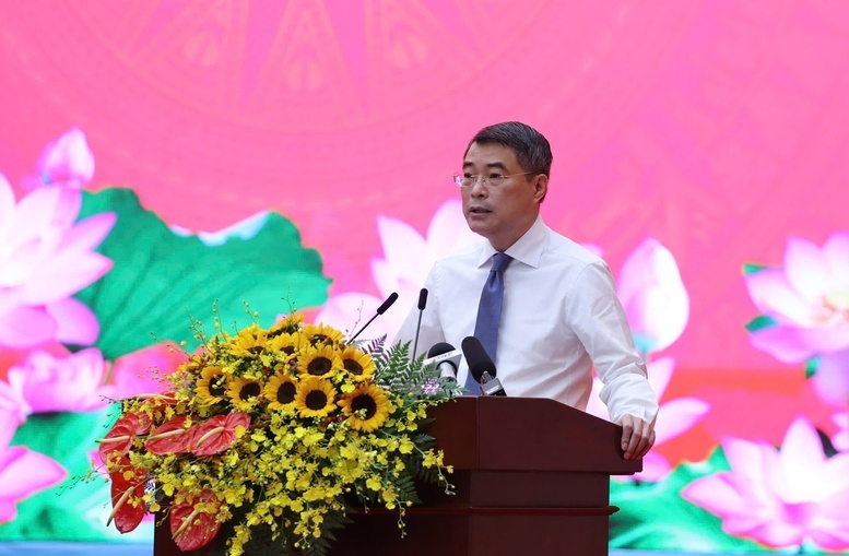 Thủ tướng Chính phủ Lê Minh Hưng phát biểu phát động phong trào thi đua thực hiện thắng lợi mục tiêu tăng trưởng bền vững "2 con số" giai đoạn 2026-2030. Ảnh: VGP/Phương Nguyên
