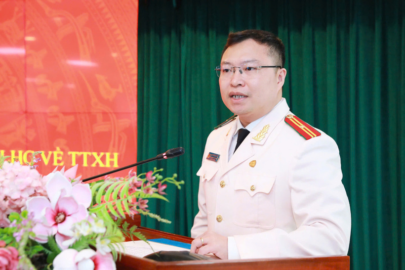 Thiếu tá Nguyễn Quốc Huy phát biểu nhận nhiệm vụ.