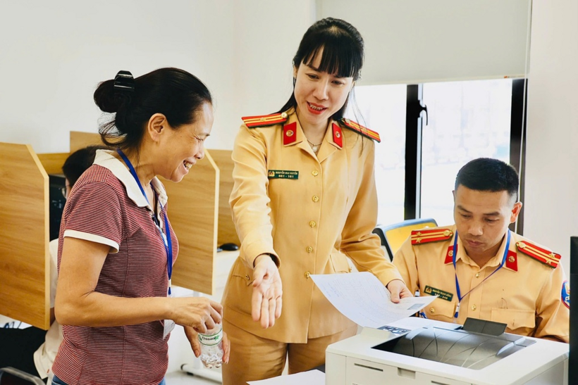 Sát hạch lái xe (Ảnh: D.T.).
