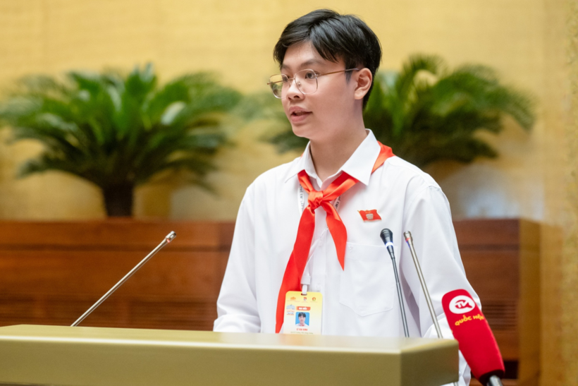 Lê Gia Vinh từng đảm nhiệm vai trò Chủ tịch Quốc hội trong phiên họp giả định Quốc hội trẻ em. Ảnh: Q.H